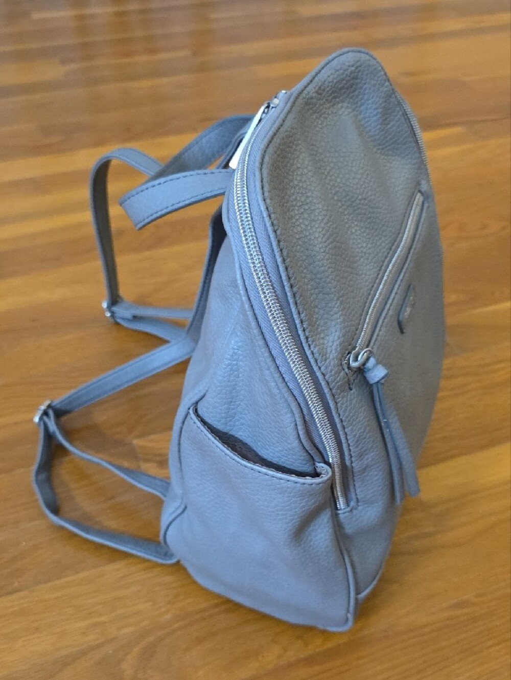 RELIC Leather Backpack - Picture 4 of 9